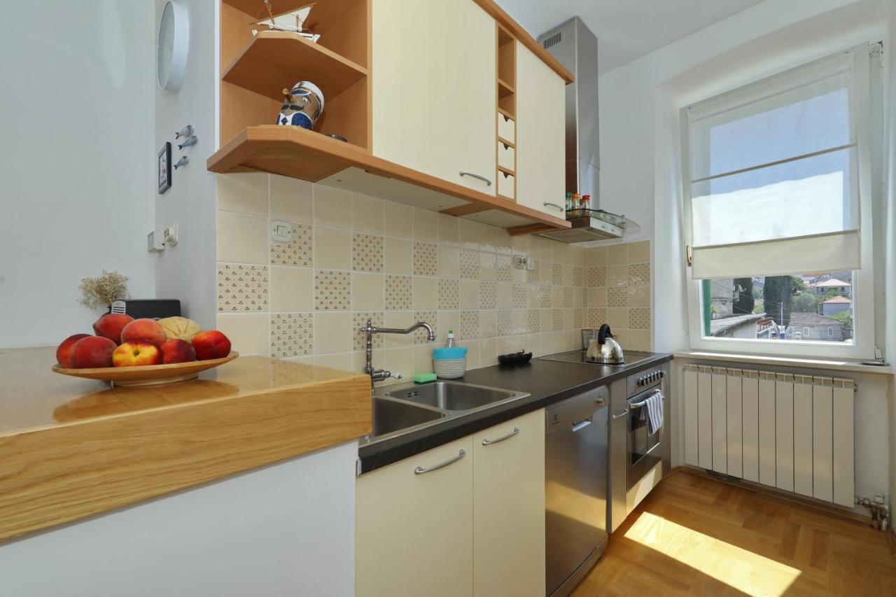 Lovely Rita'S Sibenik - Apartment City Center With Central Heating Экстерьер фото